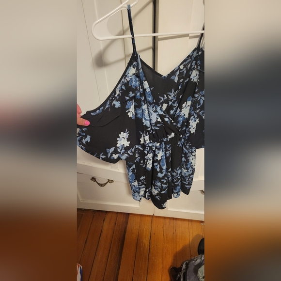 Small romper - Picture 2 of 5